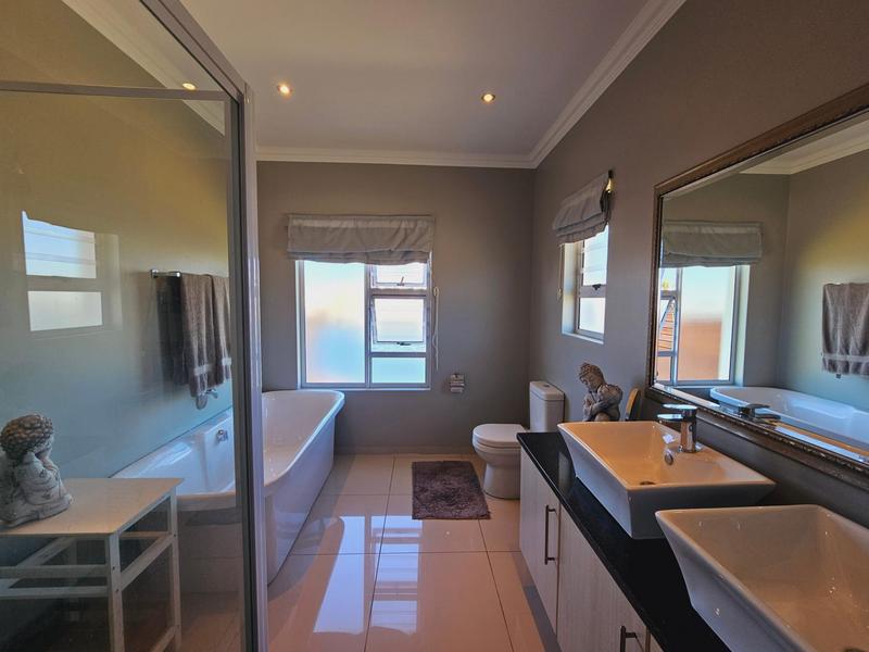 3 Bedroom Property for Sale in Marina Martinique Eastern Cape